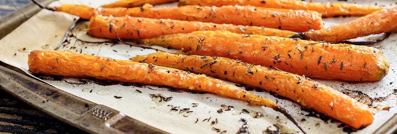 easy paleo recipe for garlic and honey roasted carrots