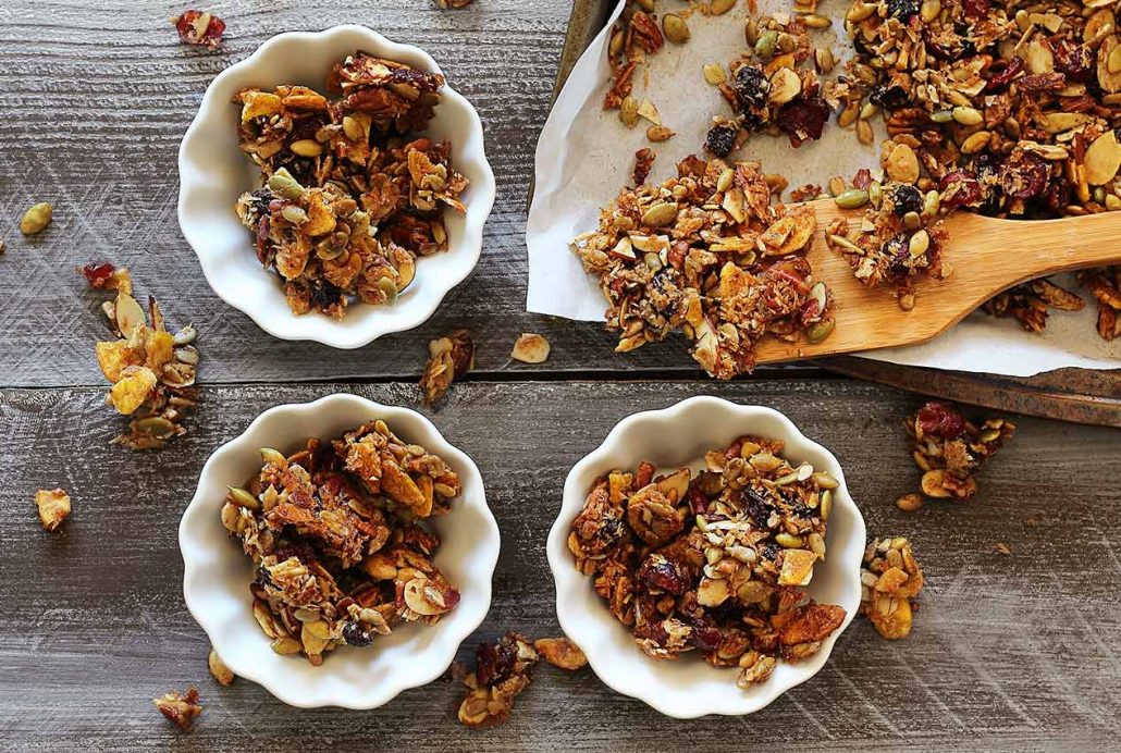 easy paleo recipe for pumpkin-spiced gluten-free granola